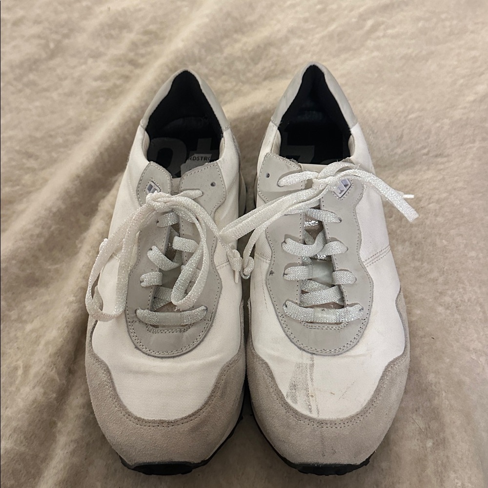 P448 White and Gray Sneakers